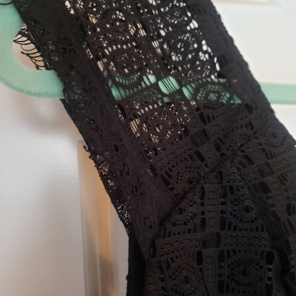 Geometric and lace top dress - Picture 3 of 5